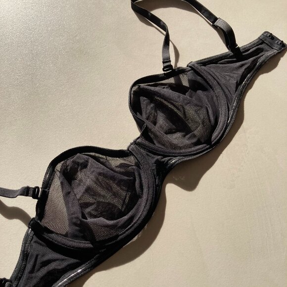 SKIMS Ultra Fine Mesh Strapless Bra - Onyx (30D) - Brand New - Picture 4 of 6